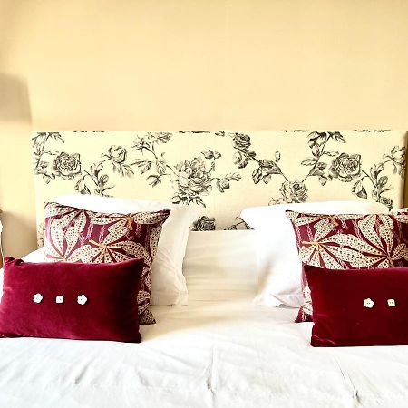 La Girarde Bed and Breakfast Saint-Quentin-de-Caplong Exteriör bild