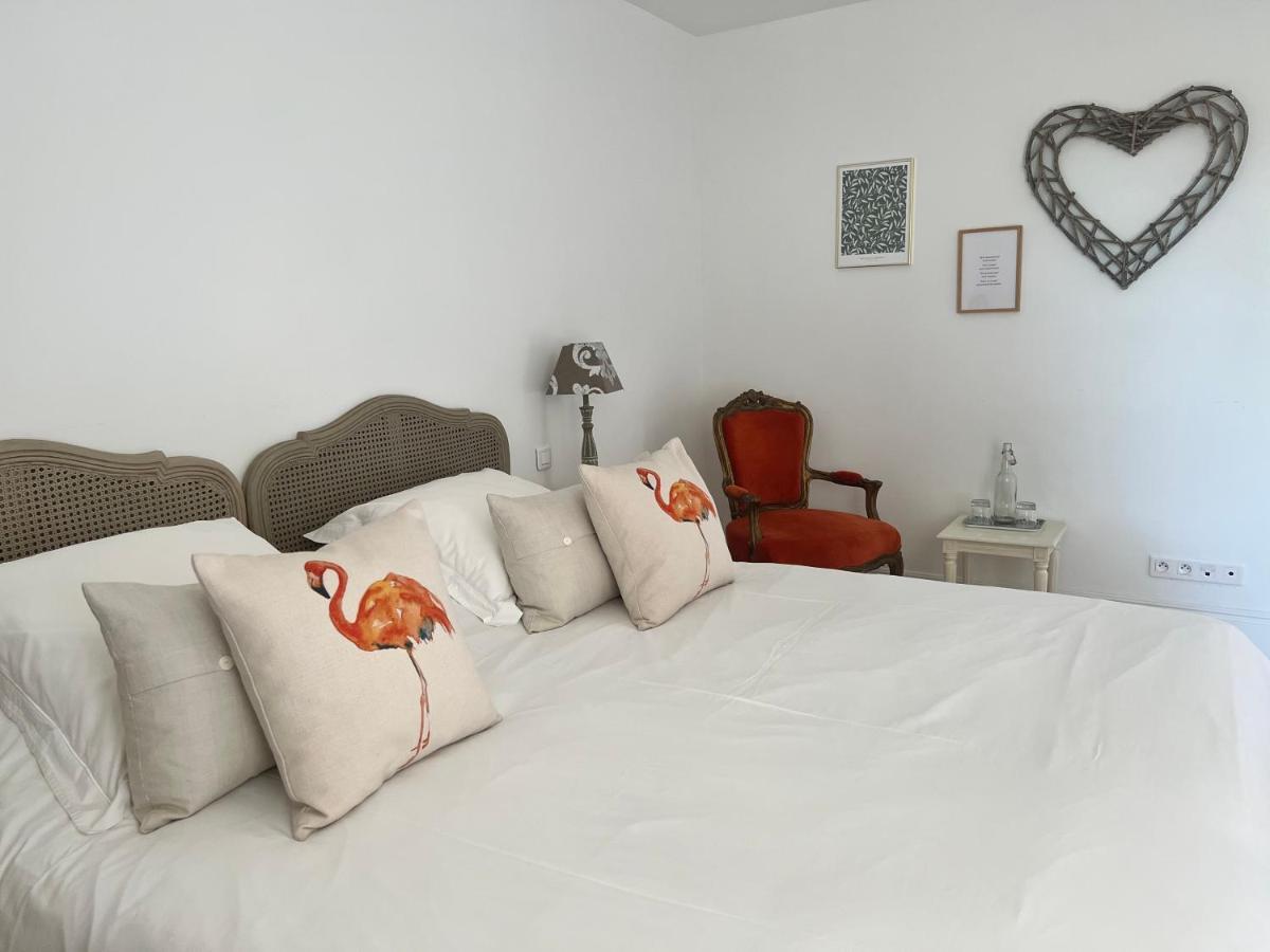 La Girarde Bed and Breakfast Saint-Quentin-de-Caplong Exteriör bild